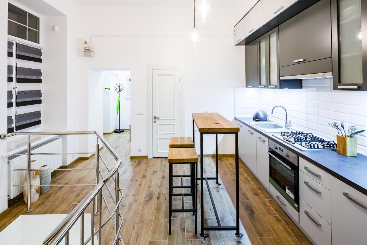 New Large 2 Bedroom In Lviv Historic Centre Exterior foto
